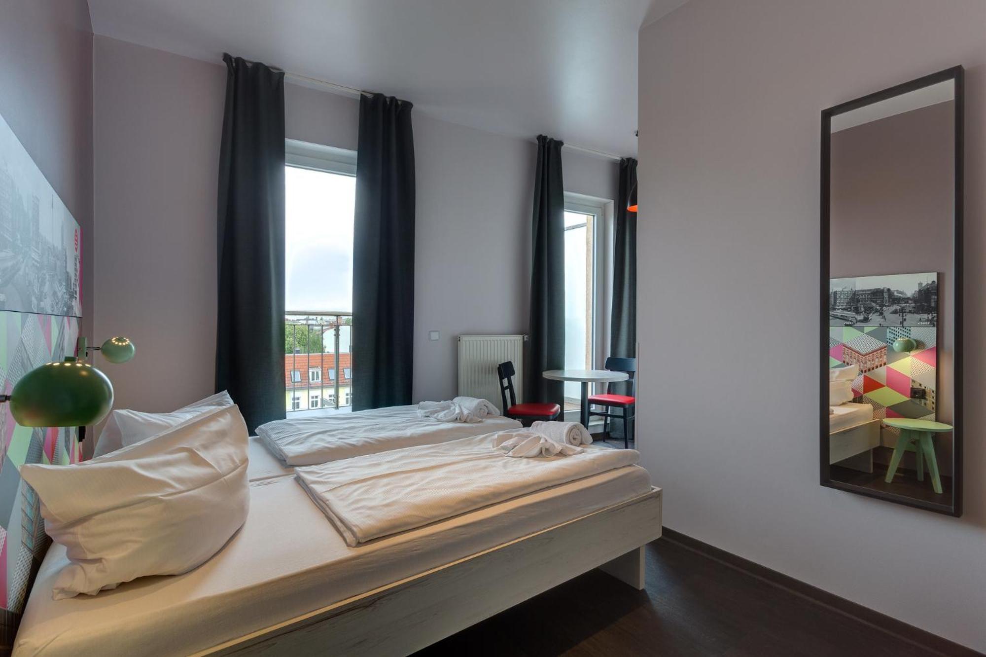 Meininger Hotel Berlin Alexanderplatz Exterior photo
