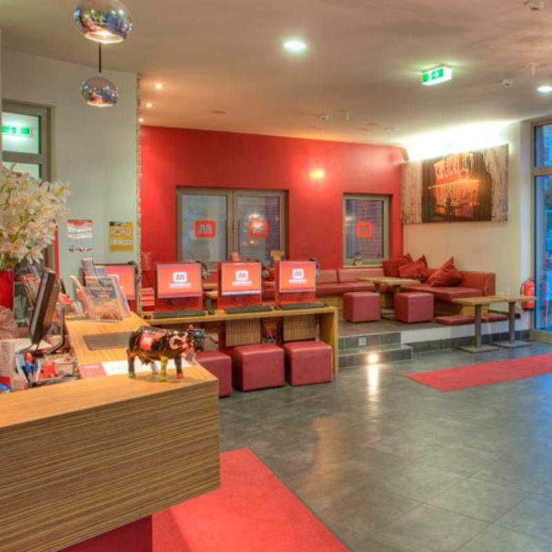 Meininger Hotel Berlin Alexanderplatz Exterior photo