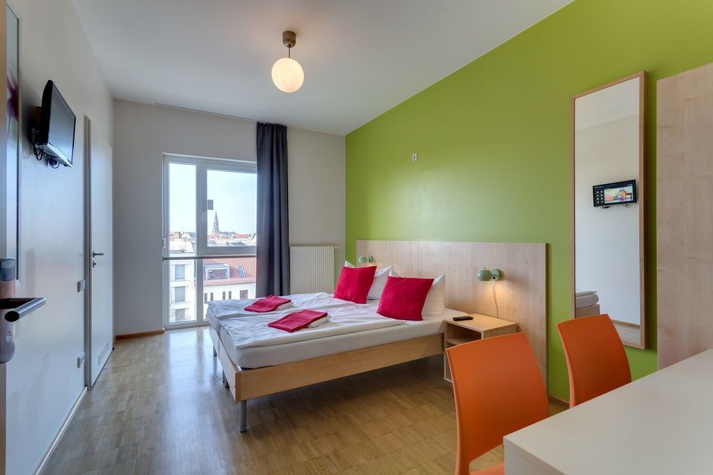 Meininger Hotel Berlin Alexanderplatz Exterior photo