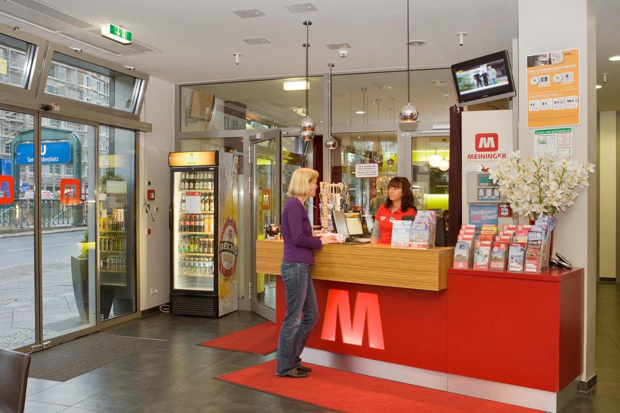 Meininger Hotel Berlin Alexanderplatz Exterior photo