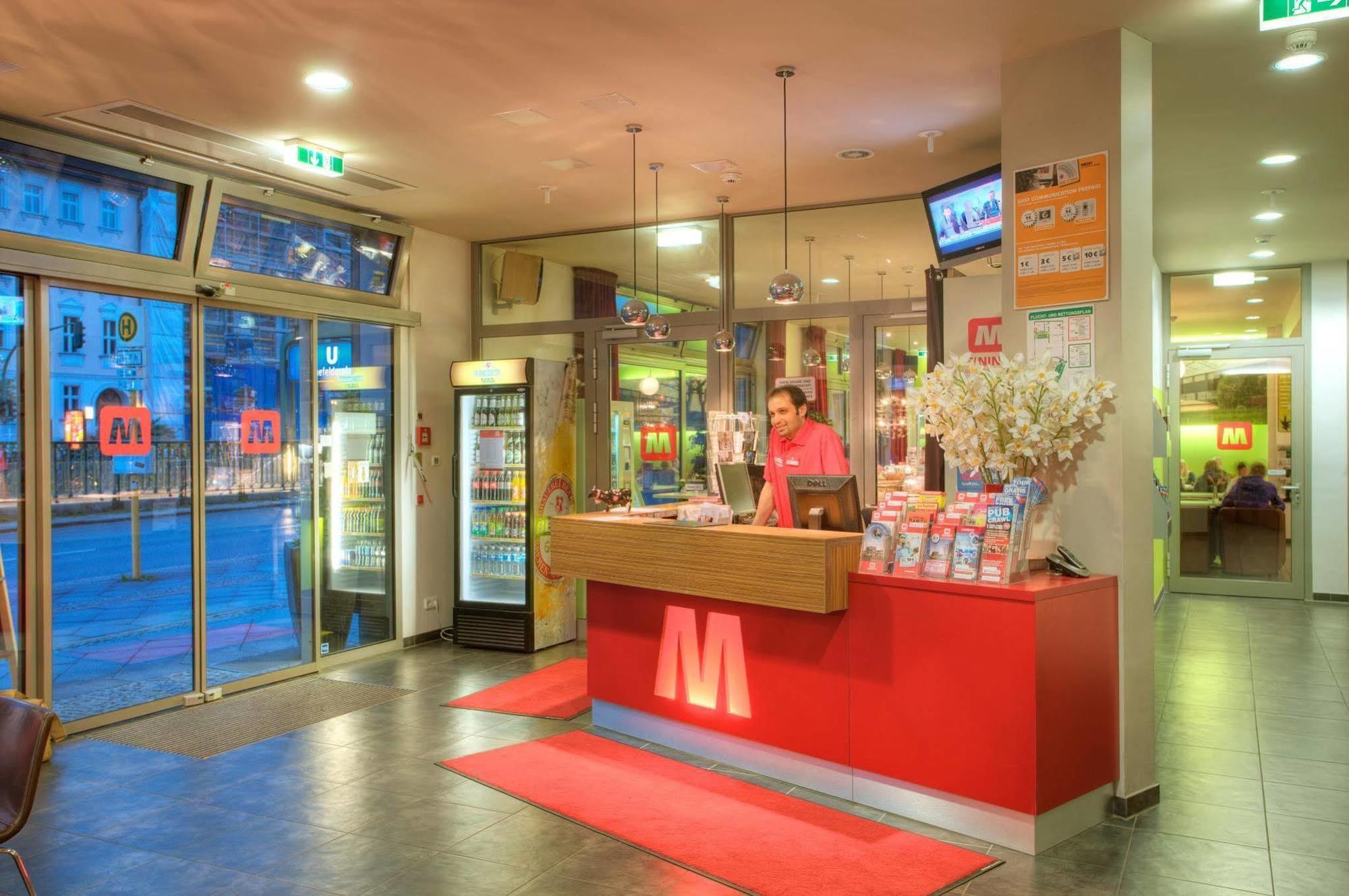 Meininger Hotel Berlin Alexanderplatz Exterior photo